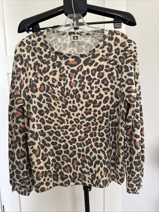 Anne Klein Tops - anne klein Long Sleeve Animal Print Sweat Shirt Size Medium Crew Neck